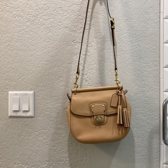Coach Legacy Willis tan leather cross body purse - Picture 2 of 12